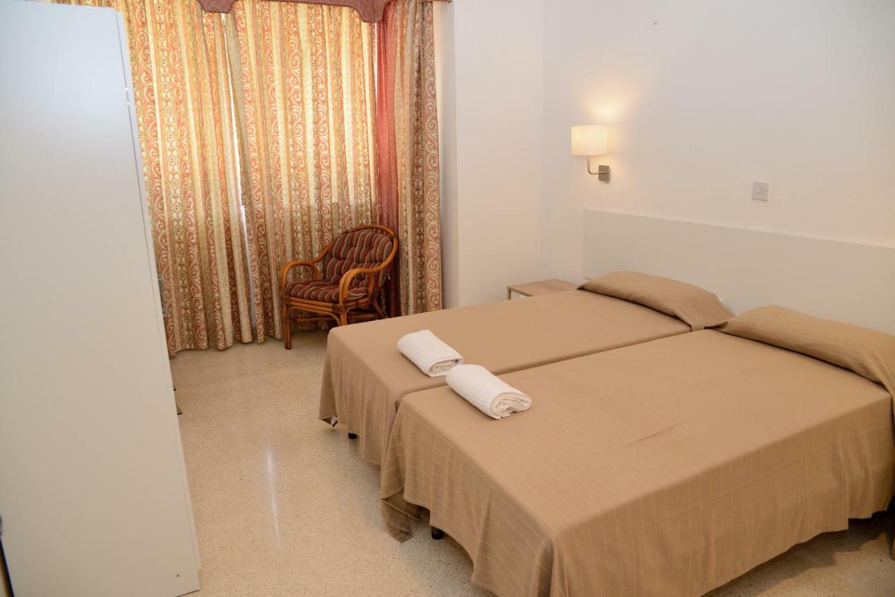 Whitestar Guesthouse Salina Esterno foto